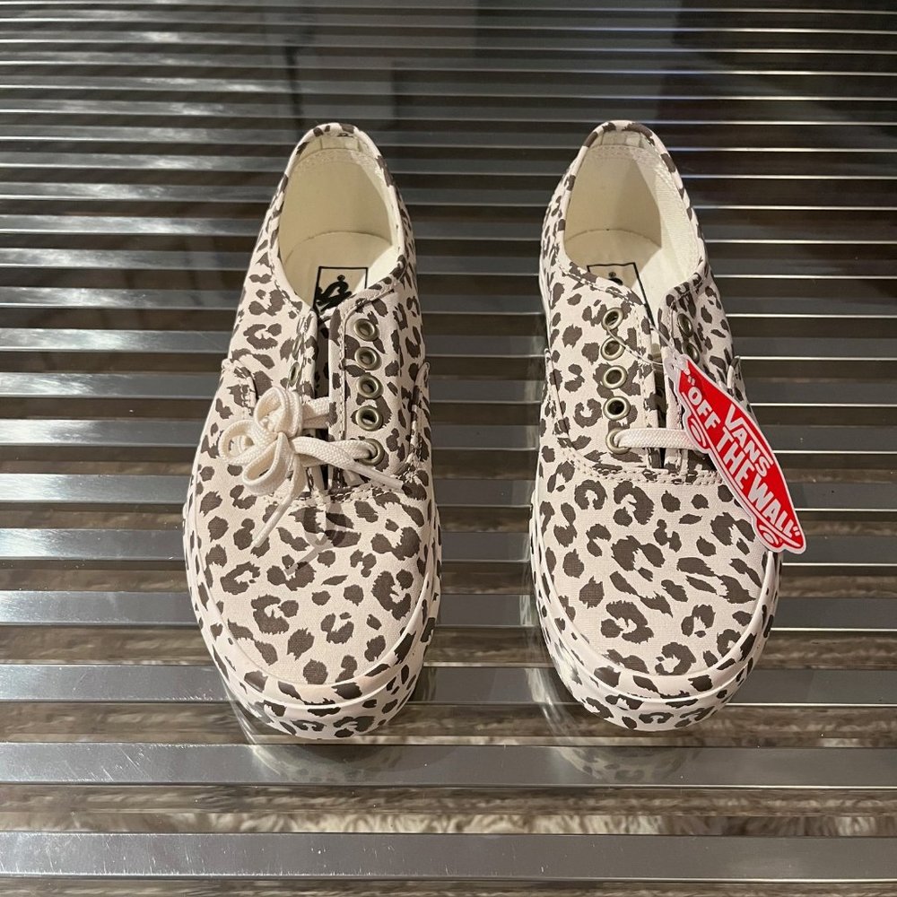 Leopard VANS